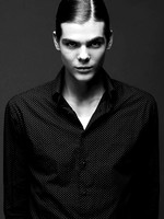 Photographe: Emel Bayram
Maquillage/Coiffure: Griphée
Modèle: Marco Kamaras@New Madison
Retouche: Murat Tatlidil